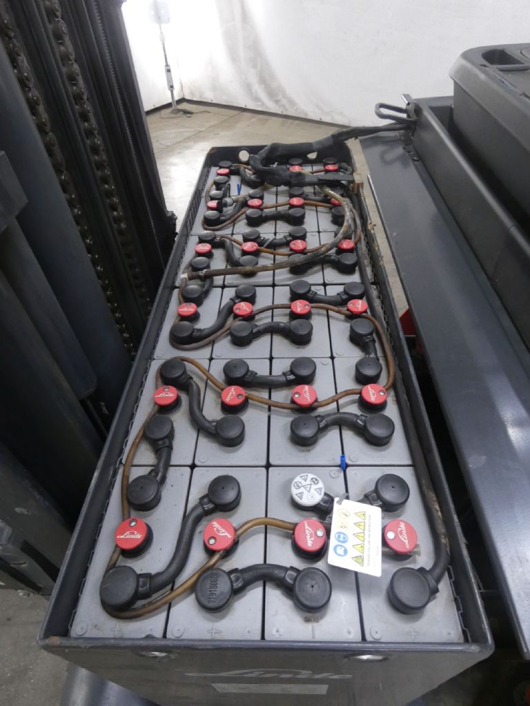 LINDE R14-01 Schubmaststapler www.blackforxx.com