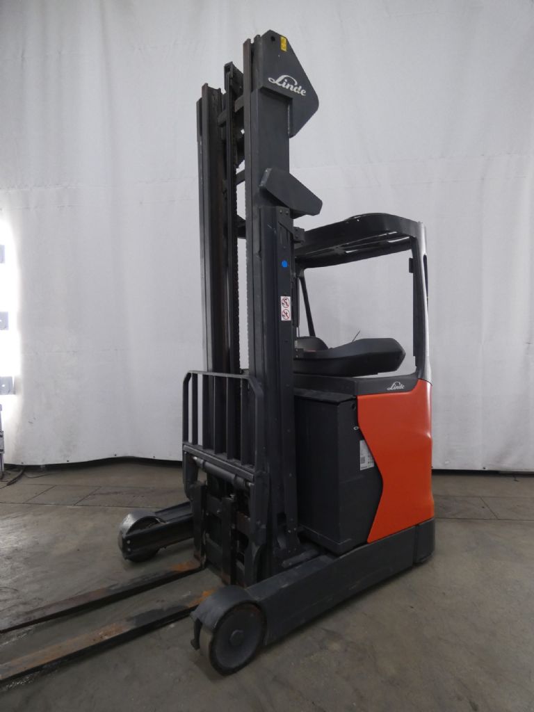 LINDE R14 Schubmaststapler www.blackforxx.com