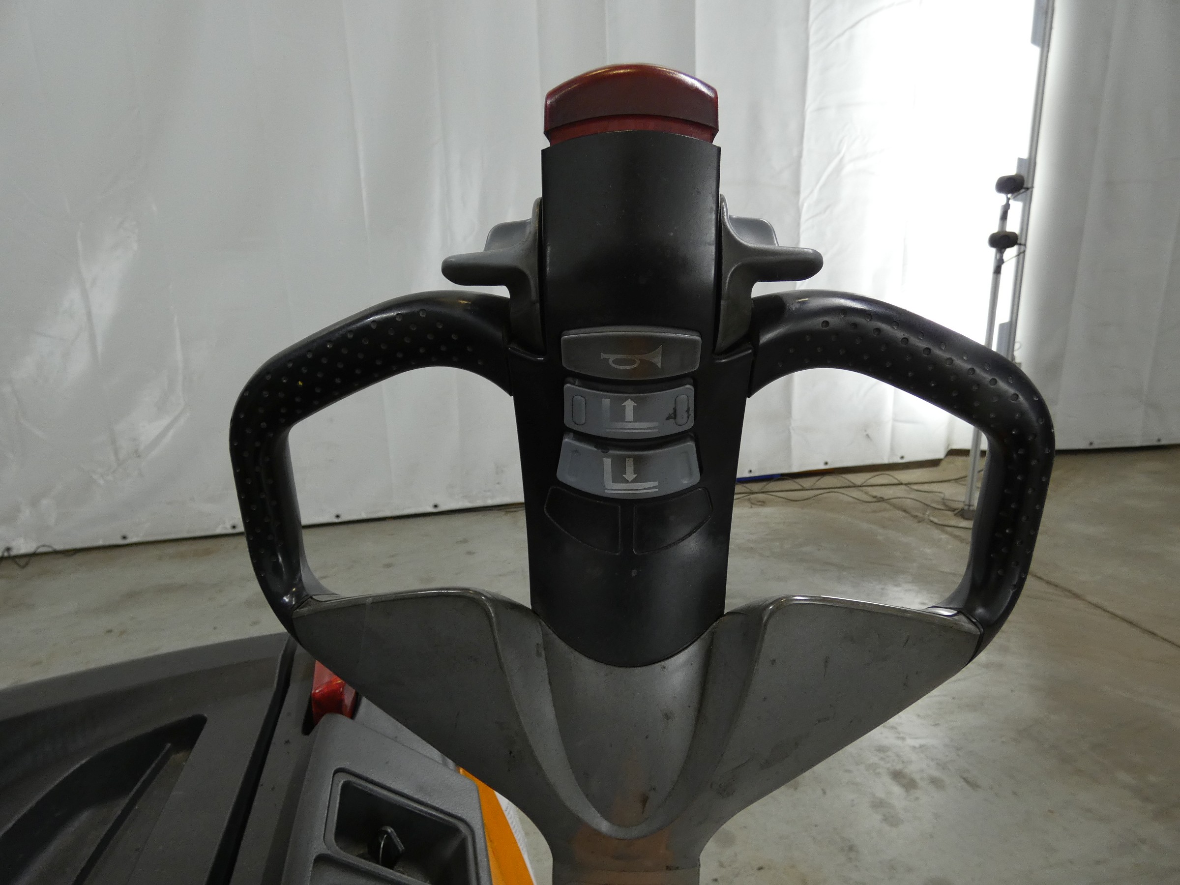 Still EXV14 Hochhubwagen www.blackforxx.com