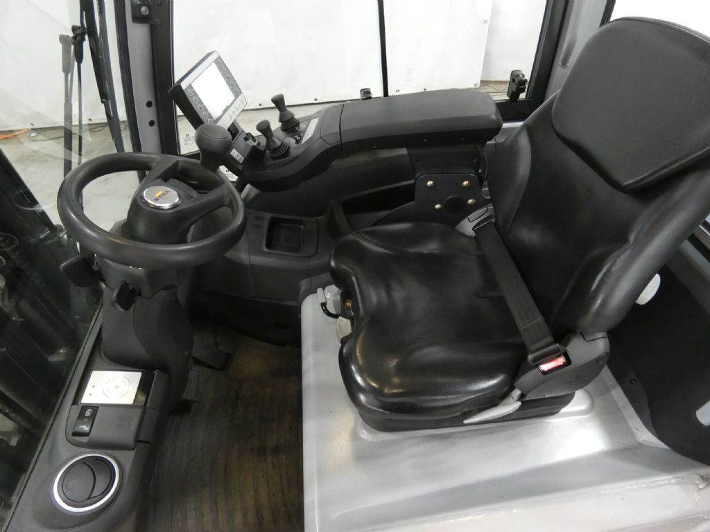 STILL RX20-16L Electric 3-wheel forklift www.blackforxx.com