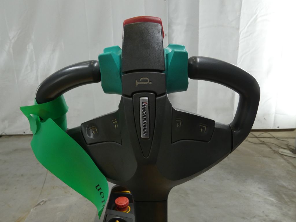 JUNGHEINRICH EJE120/2400MM/LIION Electric Pallet Truck www.blackforxx.com