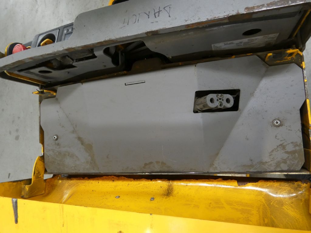 JUNGHEINRICH EJE120/2400MM/LIION Electric Pallet Truck www.blackforxx.com