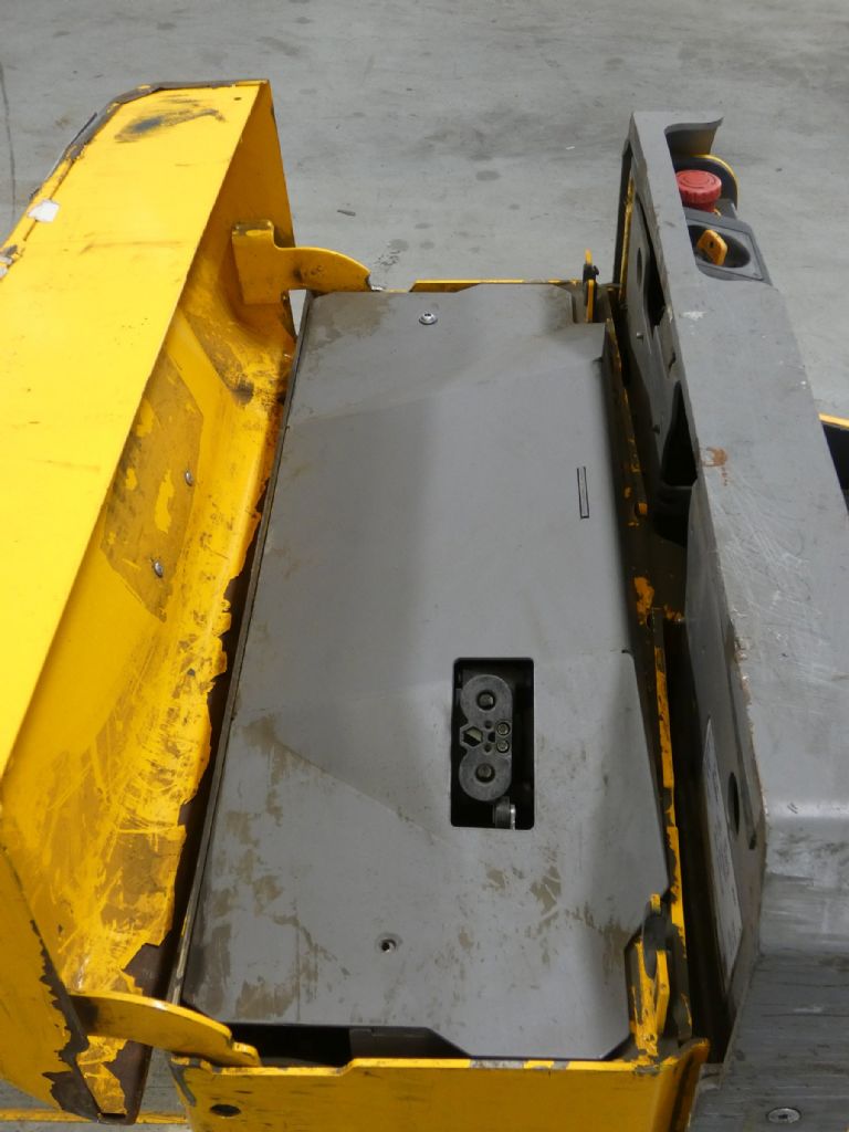 JUNGHEINRICH EJE120/2400MM/LIION Electric Pallet Truck www.blackforxx.com