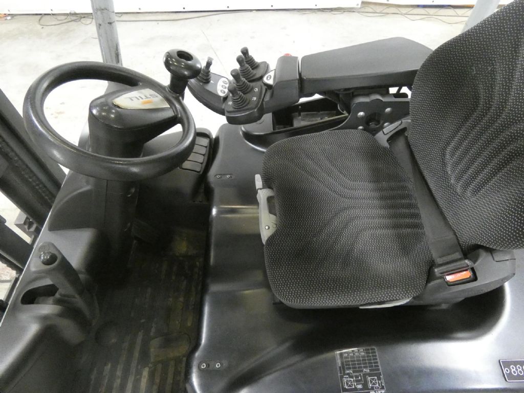 STILL RX50-15 Empilhador el�trico de tr�s rodas www.blackforxx.com