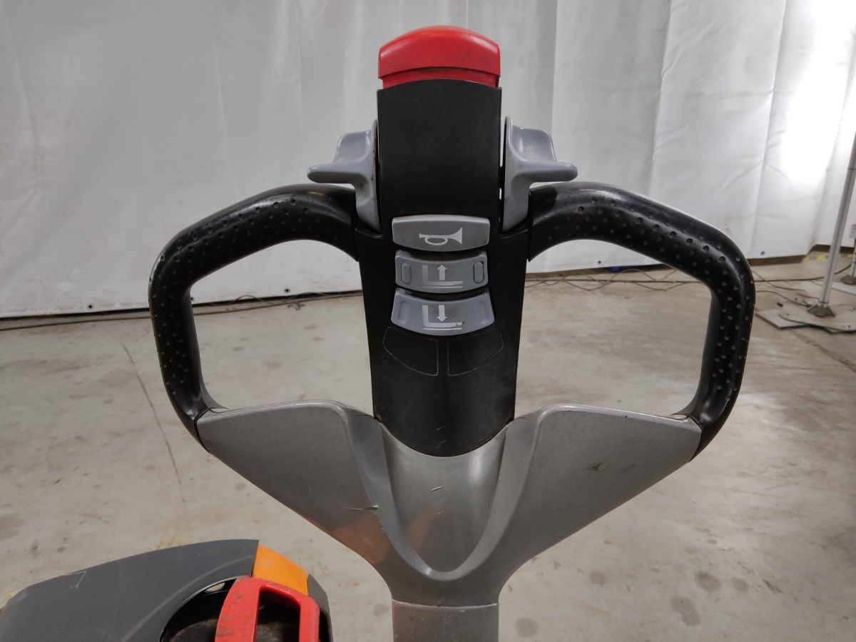 STILL EXU16 Transpalette de faible hauteur www.blackforxx.com