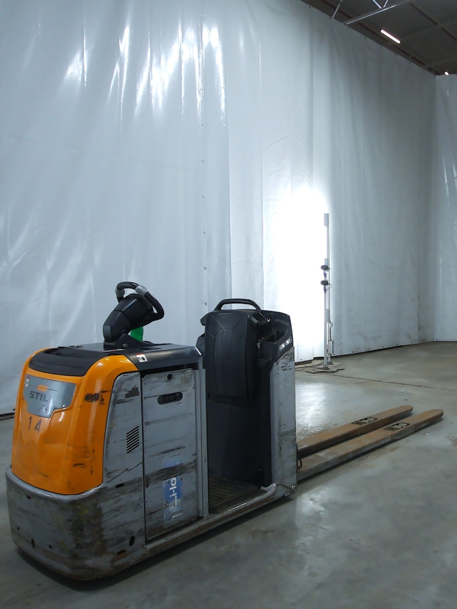 STILL OPX20/LIION/2400MM Low Level Order Picker www.blackforxx.com