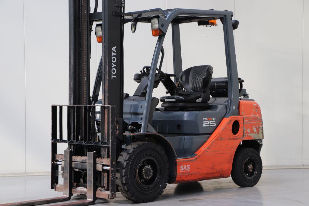 Toyota 02-8FGF25 Treibgasstapler www.heinbockel-gabelstapler.de