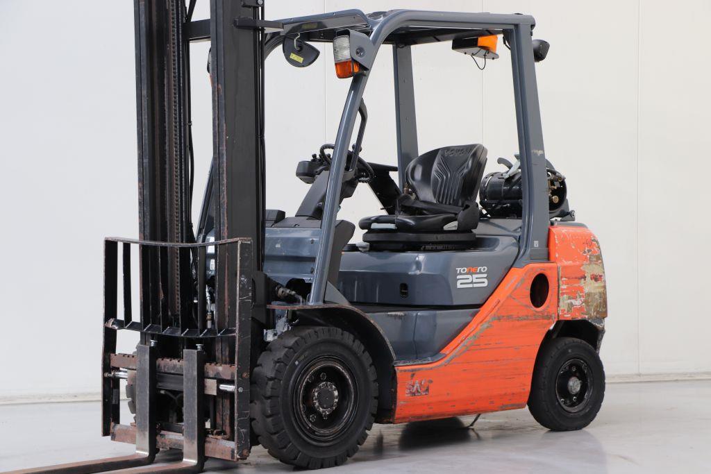 Toyota 02-8FGF25 Treibgasstapler www.heinbockel-gabelstapler.de