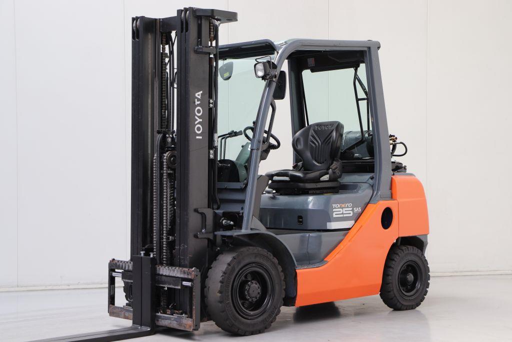 Toyota 02-8FGF25 Treibgasstapler www.heinbockel-gabelstapler.de
