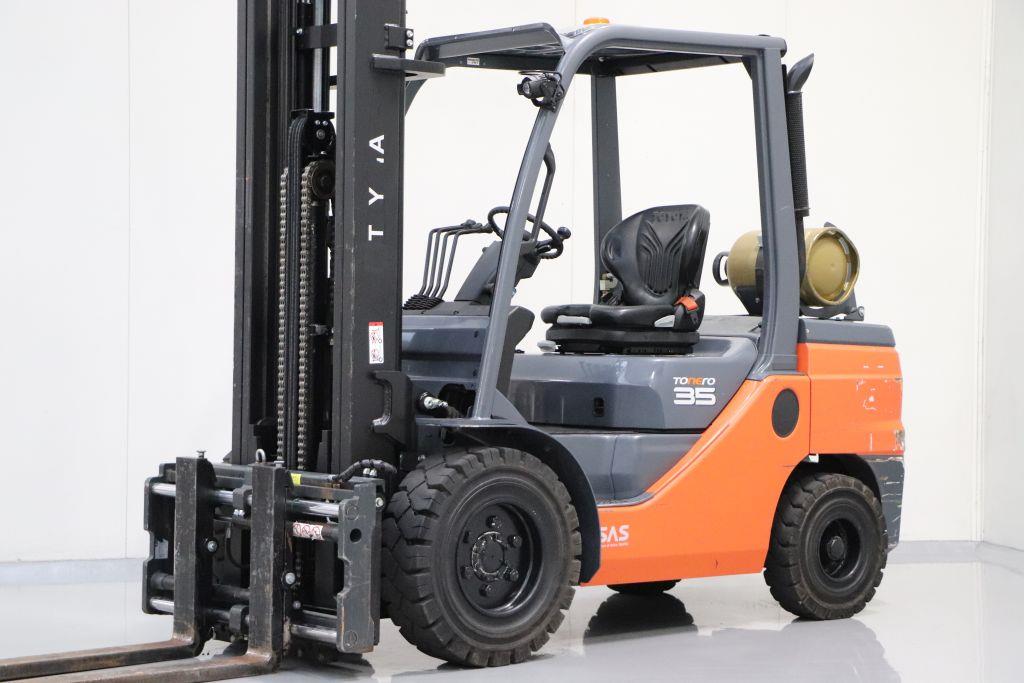 Toyota 02-8FGJF35 Treibgasstapler www.heinbockel-gabelstapler.de
