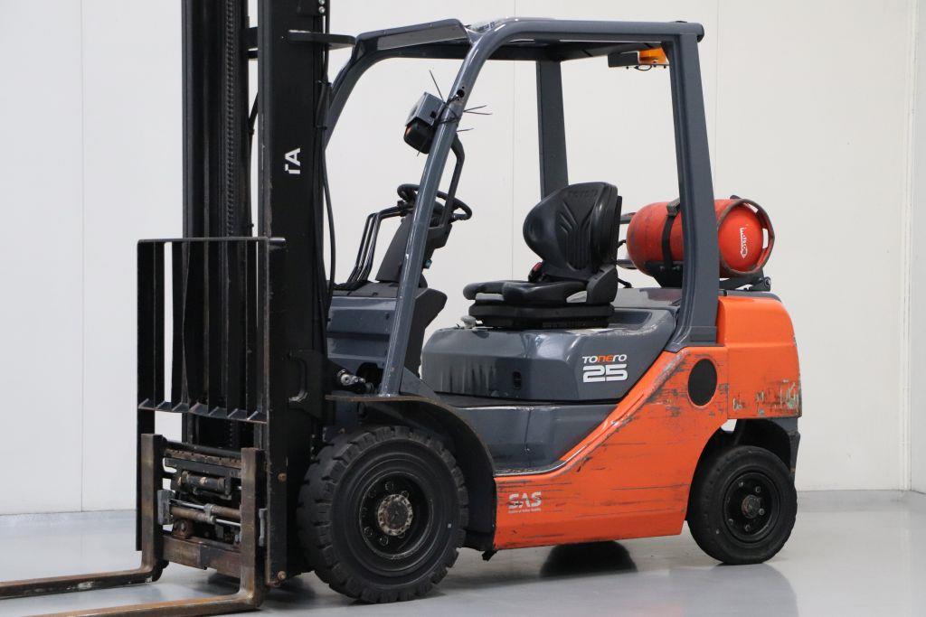 Toyota 02-8FGF25 Treibgasstapler www.heinbockel-gabelstapler.de