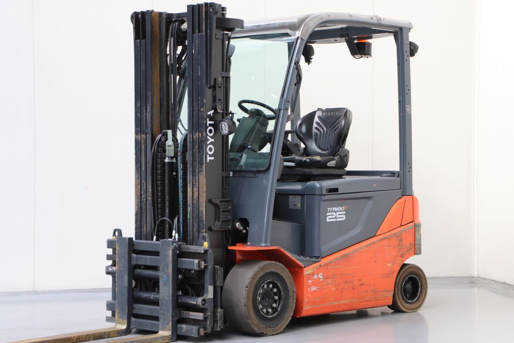 Toyota 8FBMKT25 Elektro 4 Rad-Stapler www.heinbockel-gabelstapler.de