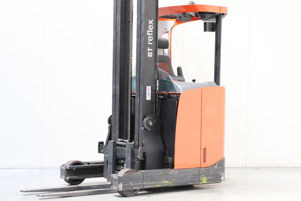 BT RRE140E Schubmaststapler www.heinbockel-gabelstapler.de