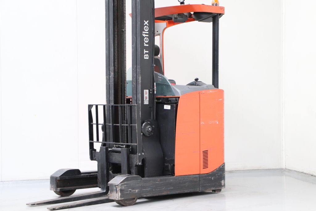 BT RRE160 Schubmaststapler www.heinbockel-gabelstapler.de