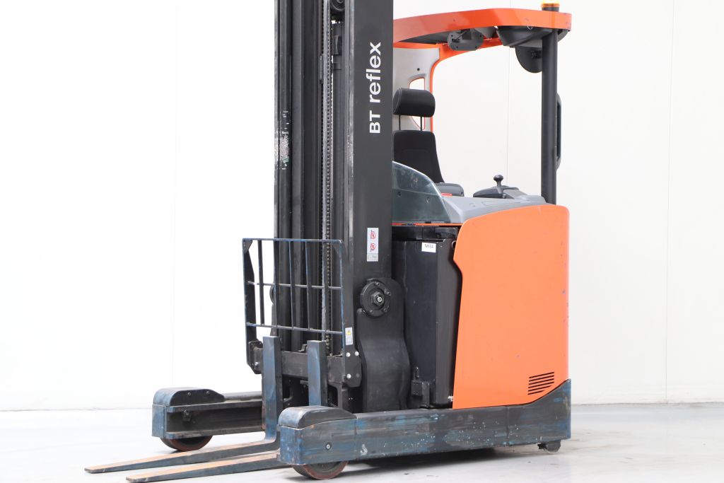 BT RRE160H Schubmaststapler www.heinbockel-gabelstapler.de
