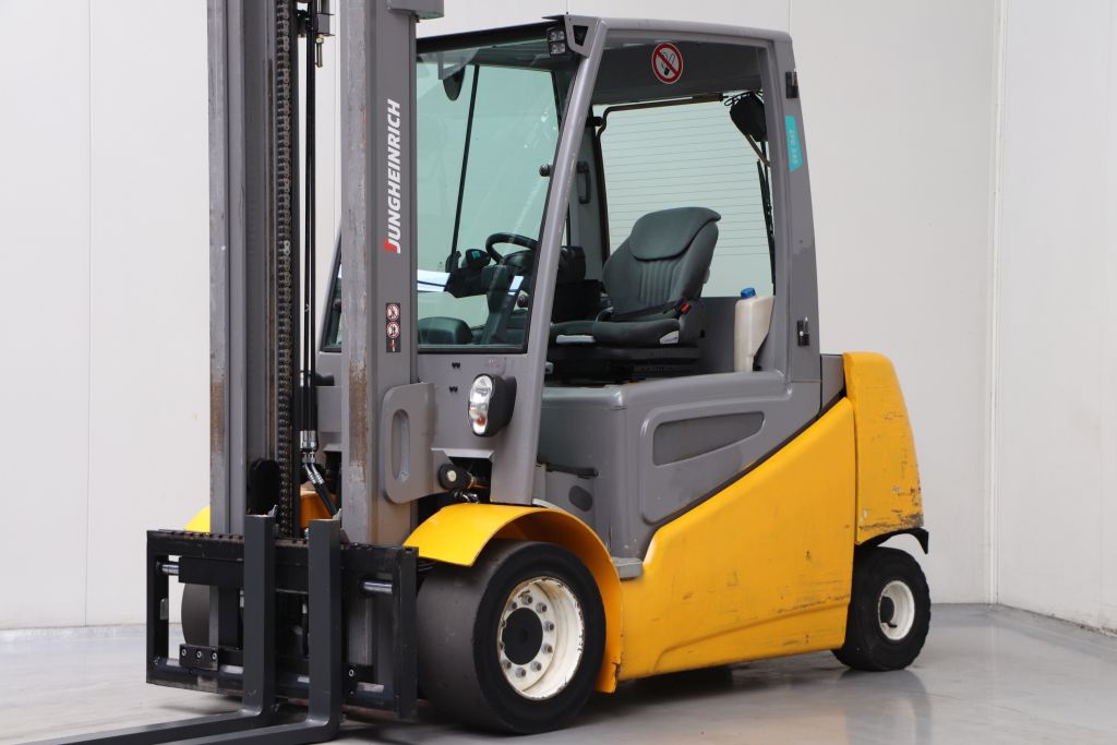 Jungheinrich EFG 545 Elctrica de 4 ruedas www.bsforklifts.com