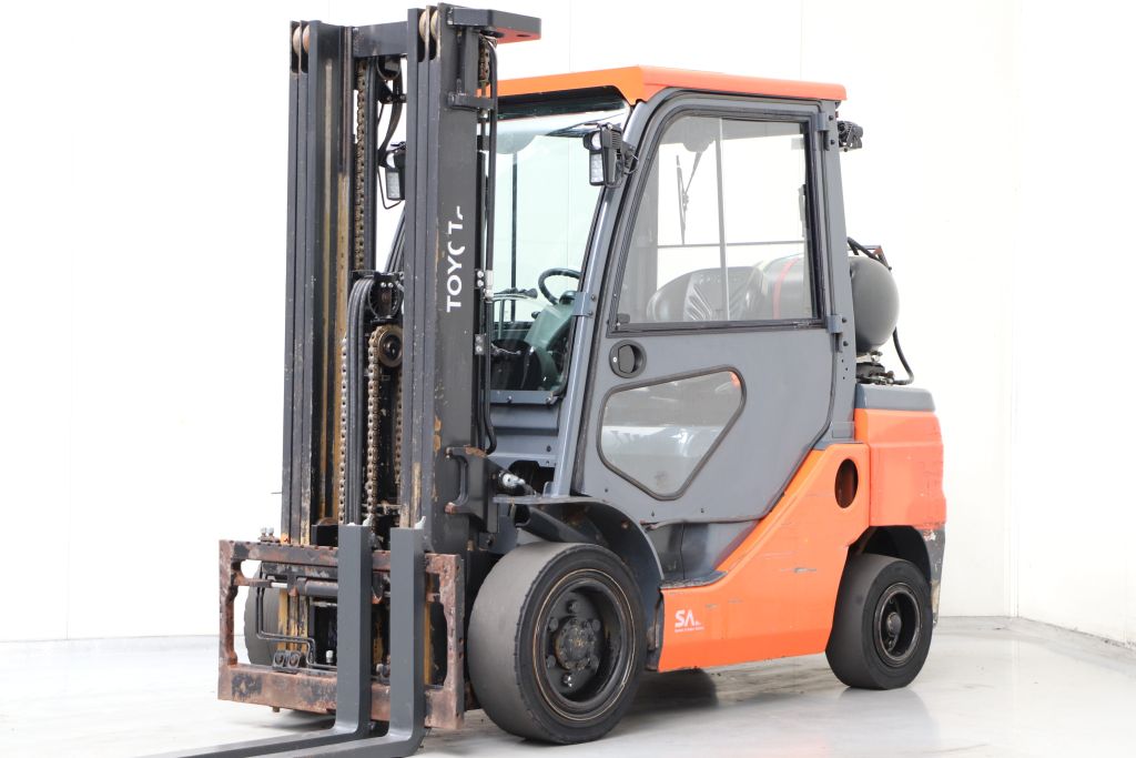Toyota 02-8FGF30 Treibgasstapler www.heinbockel-gabelstapler.de