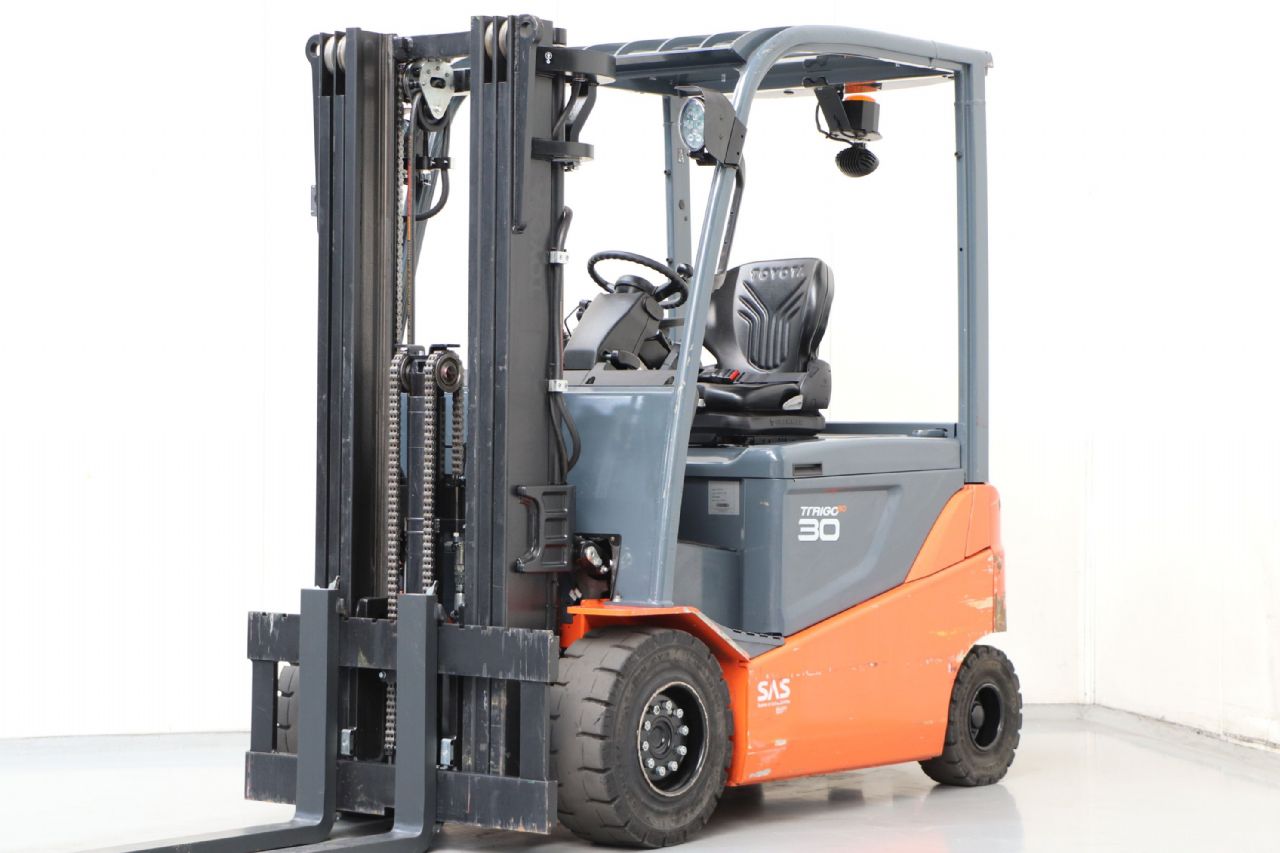 Toyota 8FBMKT30 Elektro 4 Rad-Stapler www.heinbockel-gabelstapler.de