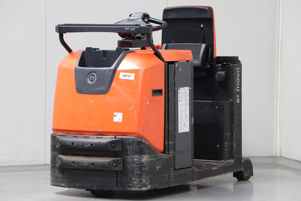 BT TSE300 Schlepper www.heinbockel-gabelstapler.de