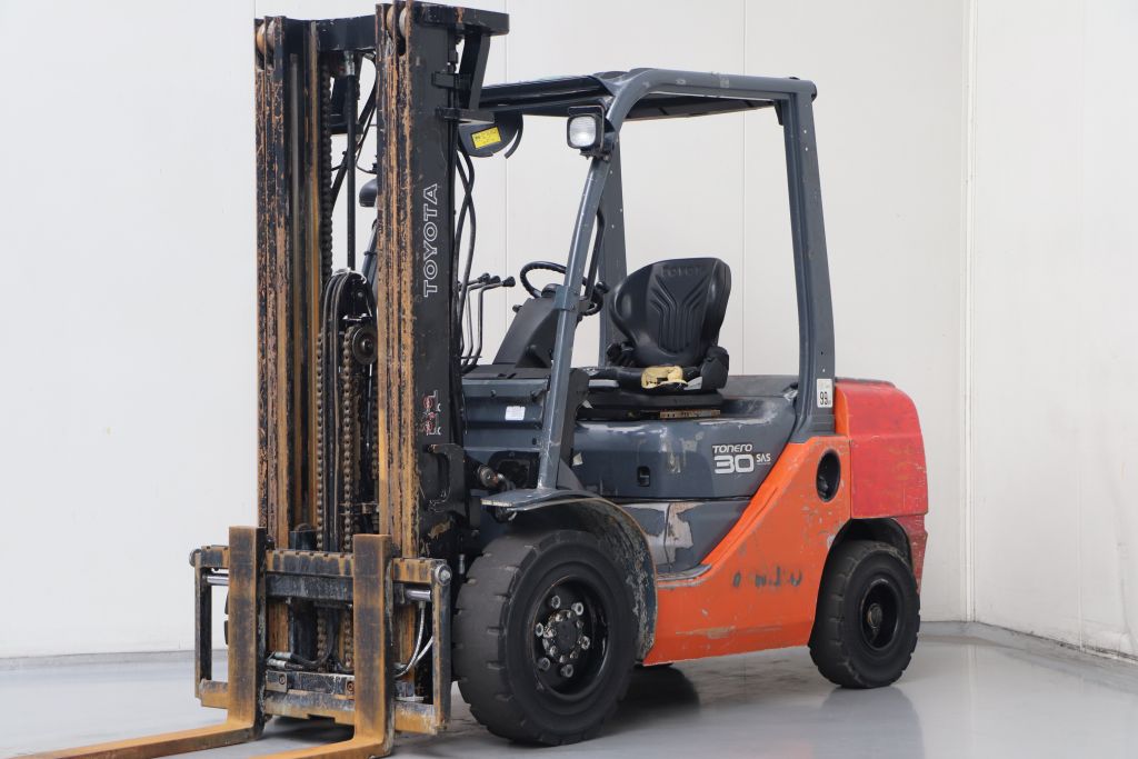 Toyota 02-8FDF30 Dieselstapler www.heinbockel-gabelstapler.de