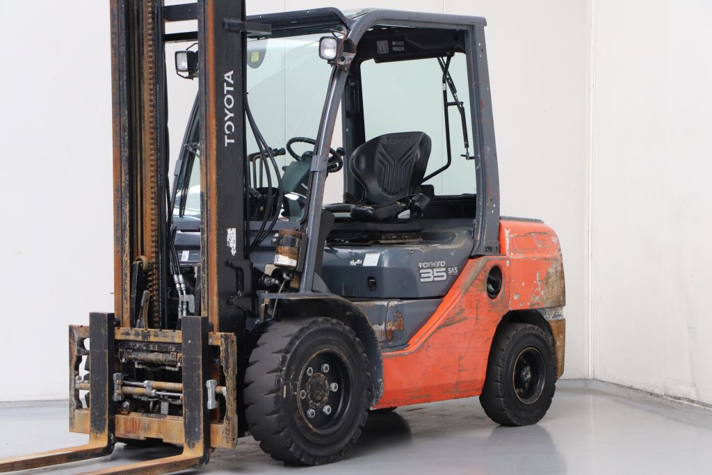 Toyota 52-8FDJF35 Dieselstapler www.heinbockel-gabelstapler.de