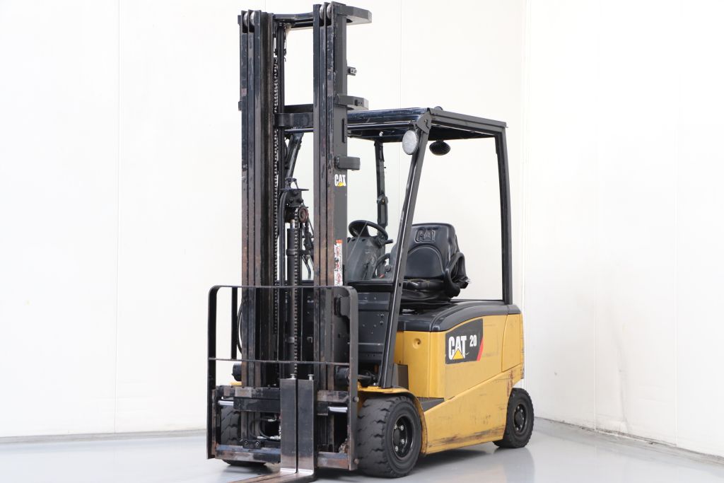 Caterpillar EP20PN Электро 4 колесный Погрузчики www.bsforklifts.com