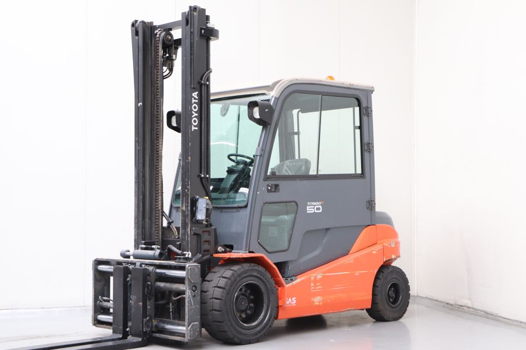 Toyota 8FBMT50 Elektro 4 Rad-Stapler www.heinbockel-gabelstapler.de