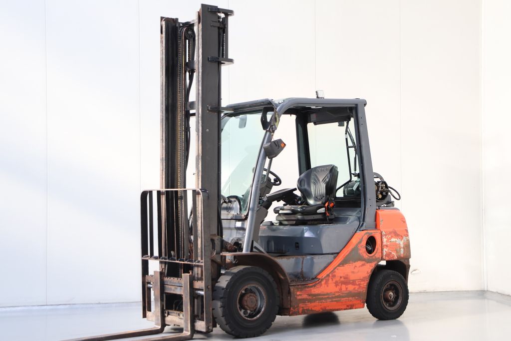 Toyota 02-8FGF25 Treibgasstapler www.heinbockel-gabelstapler.de