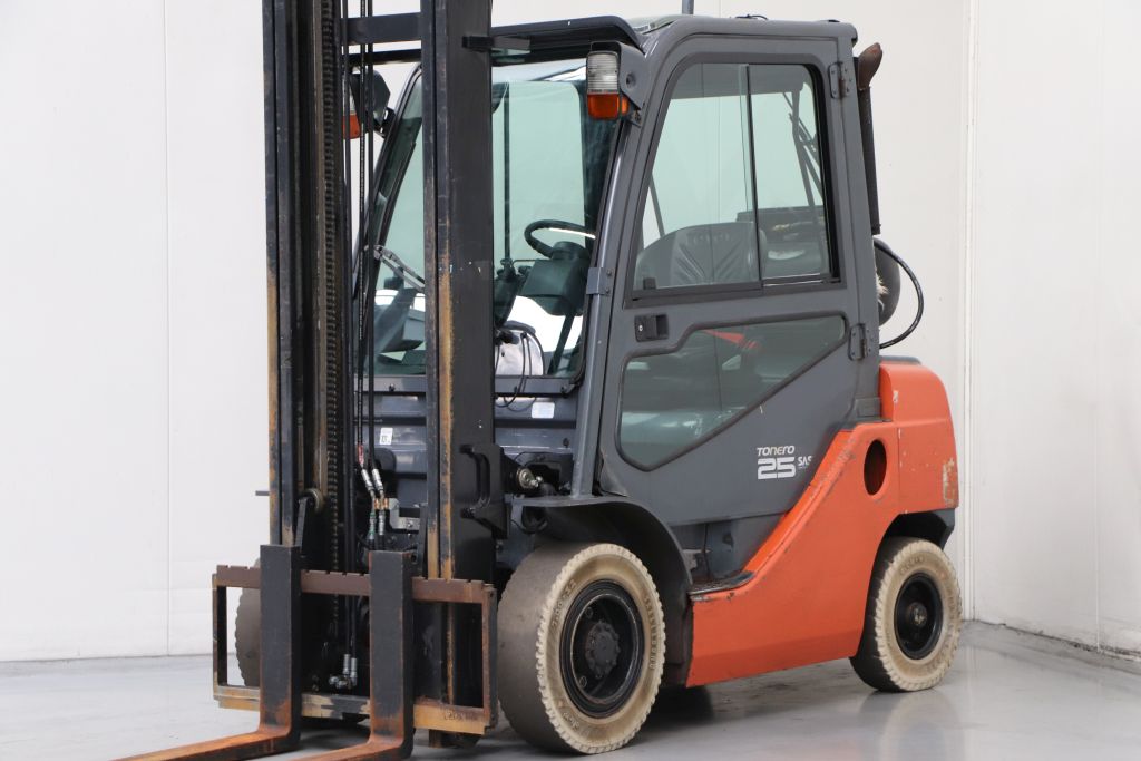 Toyota 02-8FGF25 Treibgasstapler www.heinbockel-gabelstapler.de