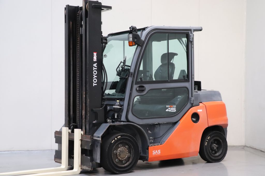 Toyota 40-8FD40N Dieselstapler www.heinbockel-gabelstapler.de