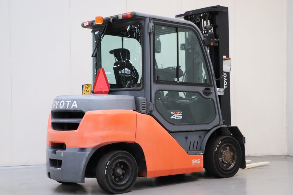 Toyota 40-8FD40N Dieselstapler www.heinbockel-gabelstapler.de