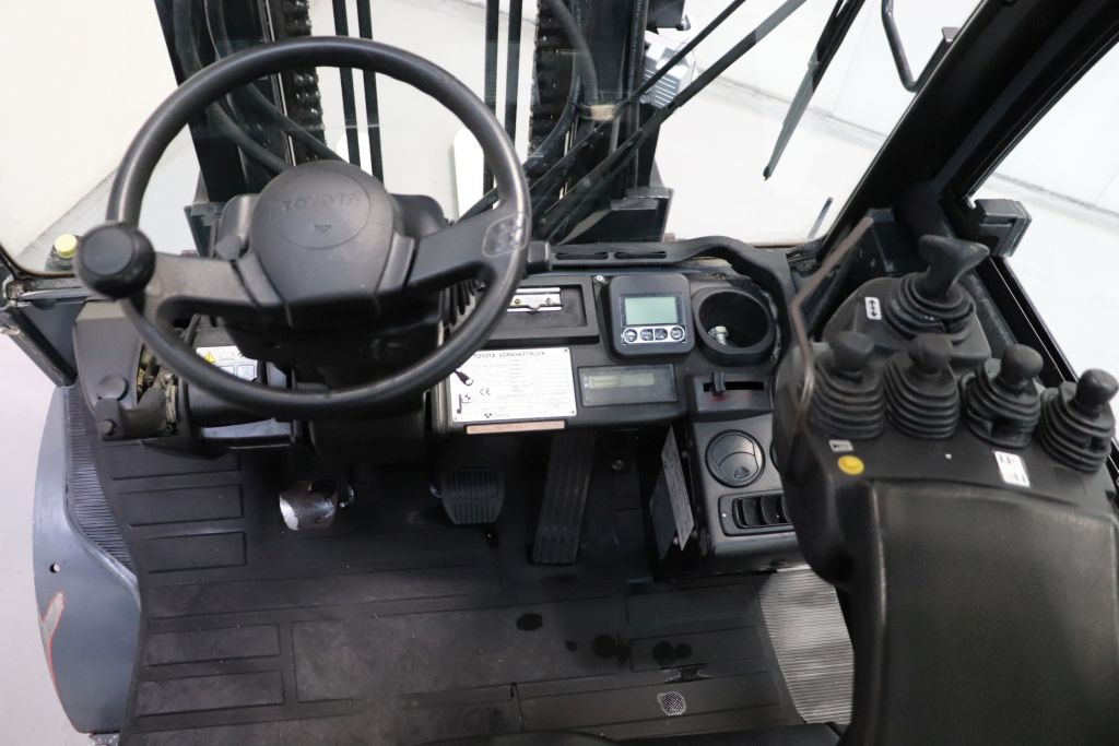 Toyota 40-8FD40N Dieselstapler www.heinbockel-gabelstapler.de