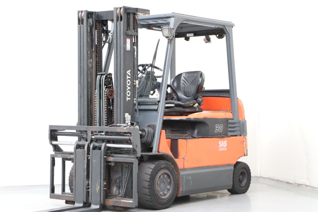 Toyota 7FBMF30 Elektro 4 Rad-Stapler www.heinbockel-gabelstapler.de