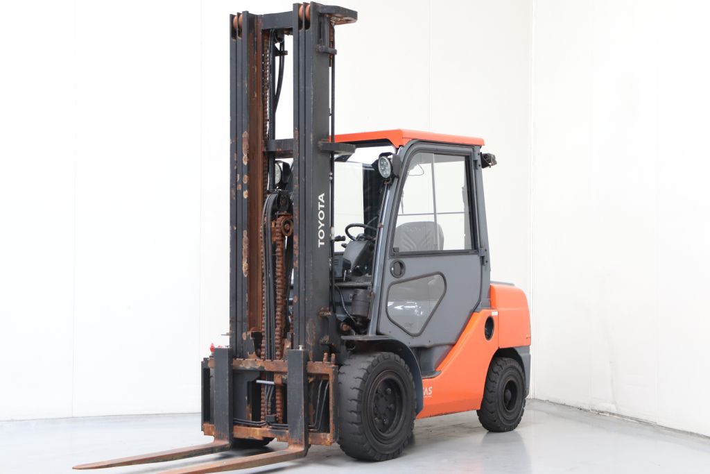 Toyota 02-8FDJF35 Dieselstapler www.heinbockel-gabelstapler.de