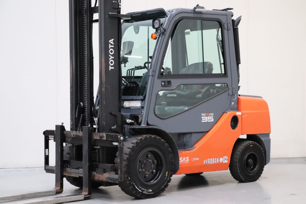 Toyota 02-8FDJF35 Dieselstapler www.heinbockel-gabelstapler.de