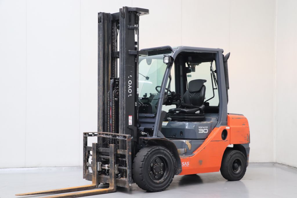 Toyota 02-8FDF30 Dieselstapler www.heinbockel-gabelstapler.de