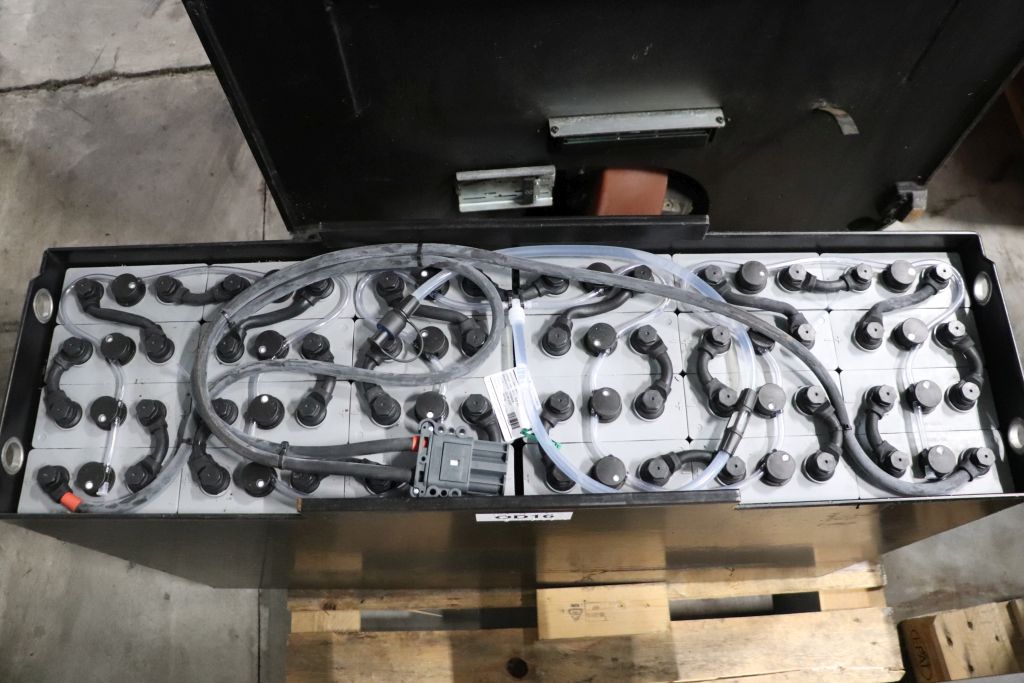 BT OME100H Hochhubkommissionierer www.heinbockel-gabelstapler.de