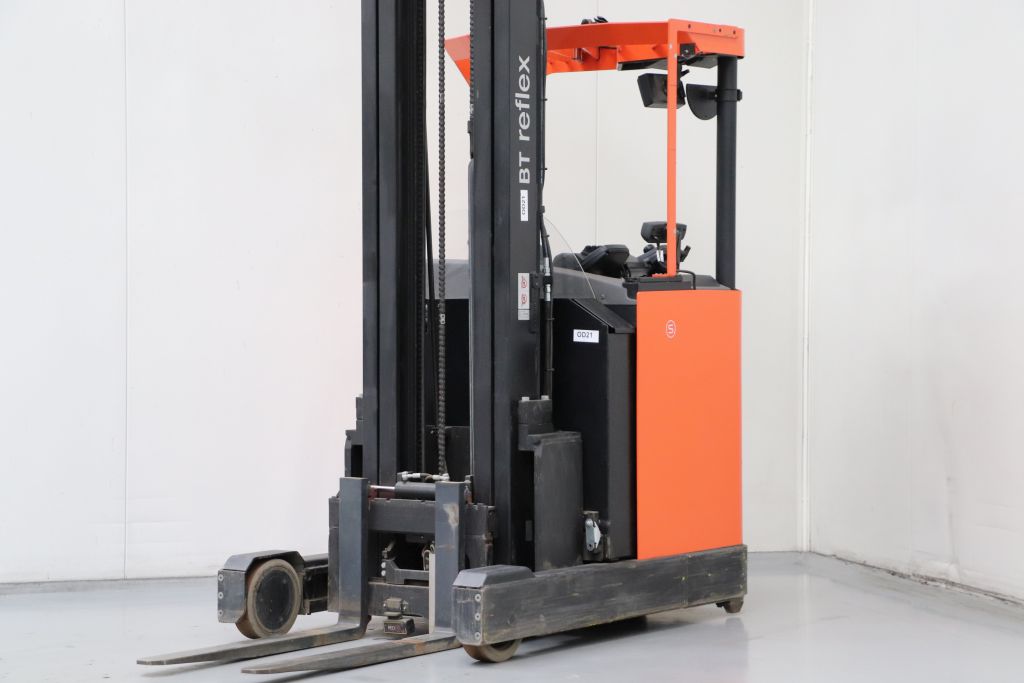 BT RRE160M Schubmaststapler www.heinbockel-gabelstapler.de