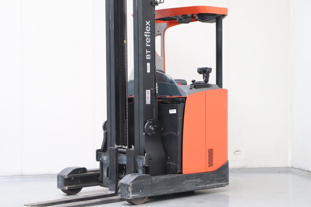 BT RRE160 Schubmaststapler www.heinbockel-gabelstapler.de