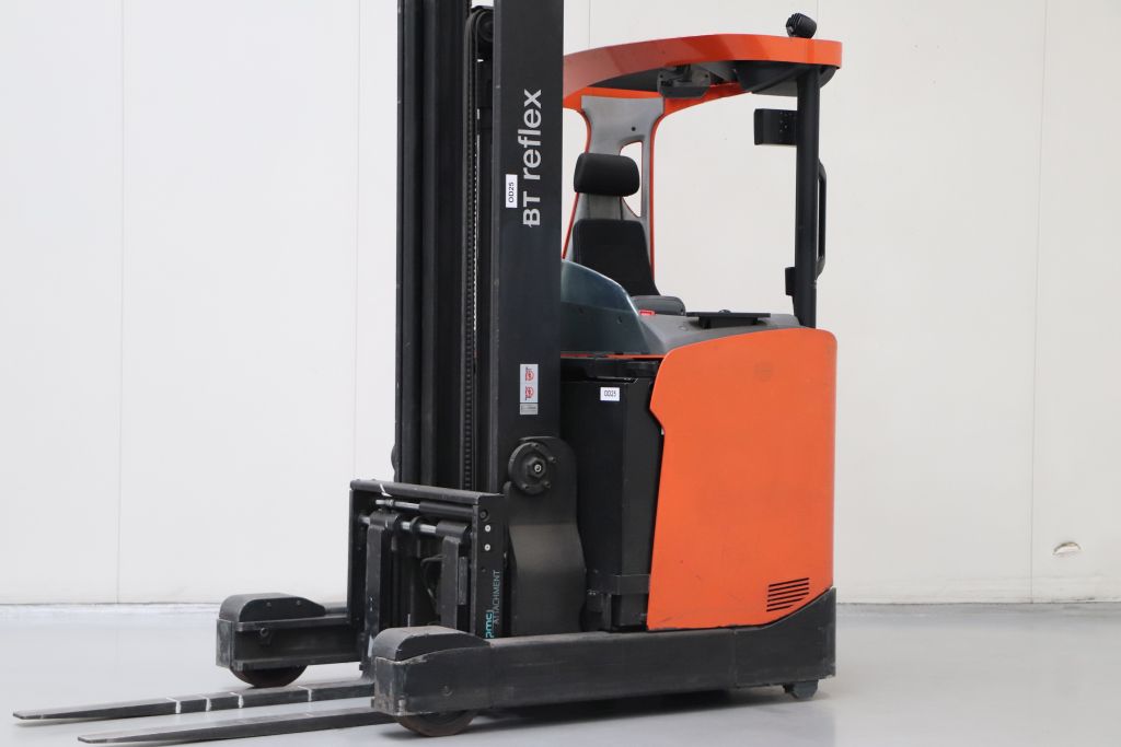 BT RRE160H Schubmaststapler www.heinbockel-gabelstapler.de