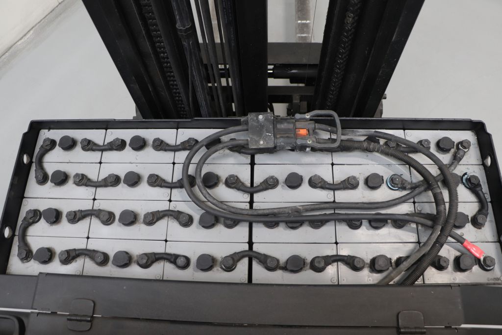 BT RRE160H Schubmaststapler www.heinbockel-gabelstapler.de