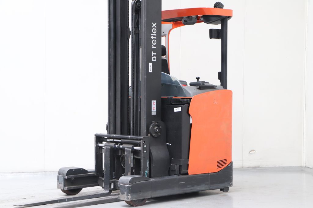 BT RRE160H Schubmaststapler www.heinbockel-gabelstapler.de