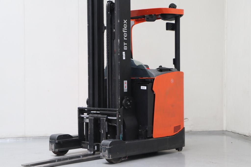 BT RRE160H Schubmaststapler www.heinbockel-gabelstapler.de