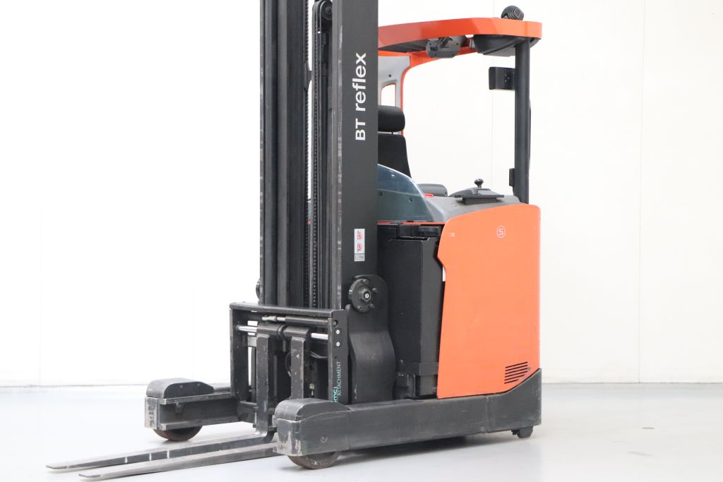 BT RRE160H Schubmaststapler www.heinbockel-gabelstapler.de