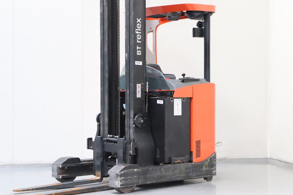 BT RRE160 Schubmaststapler www.heinbockel-gabelstapler.de