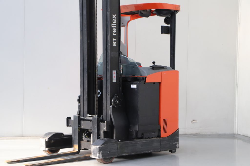 BT RRE160 Schubmaststapler www.heinbockel-gabelstapler.de