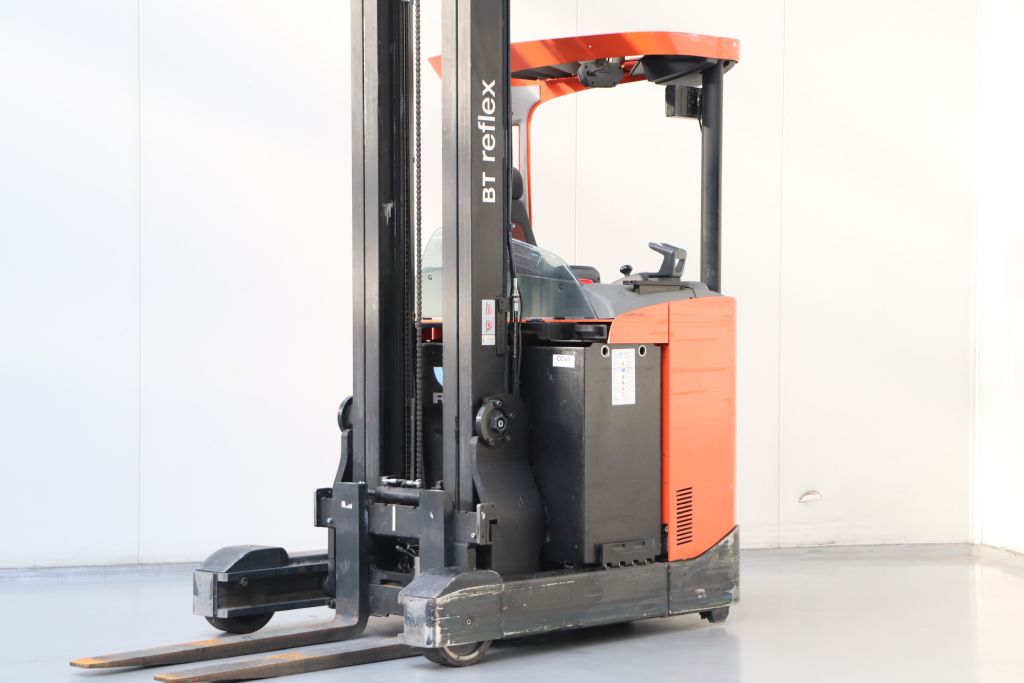 BT RRE160 Schubmaststapler www.heinbockel-gabelstapler.de