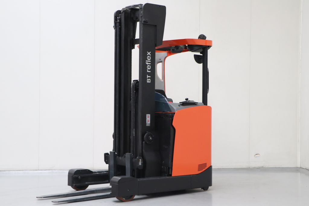 BT RRE160H Schubmaststapler www.heinbockel-gabelstapler.de