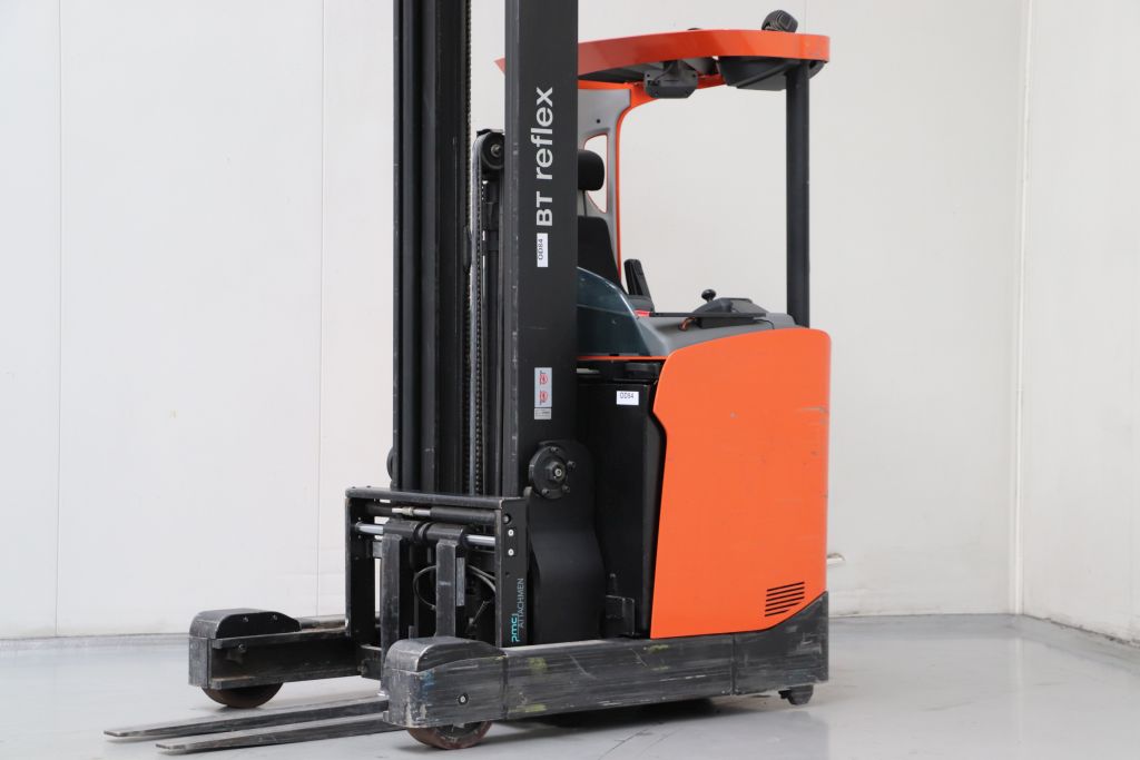 BT RRE160H Schubmaststapler www.heinbockel-gabelstapler.de