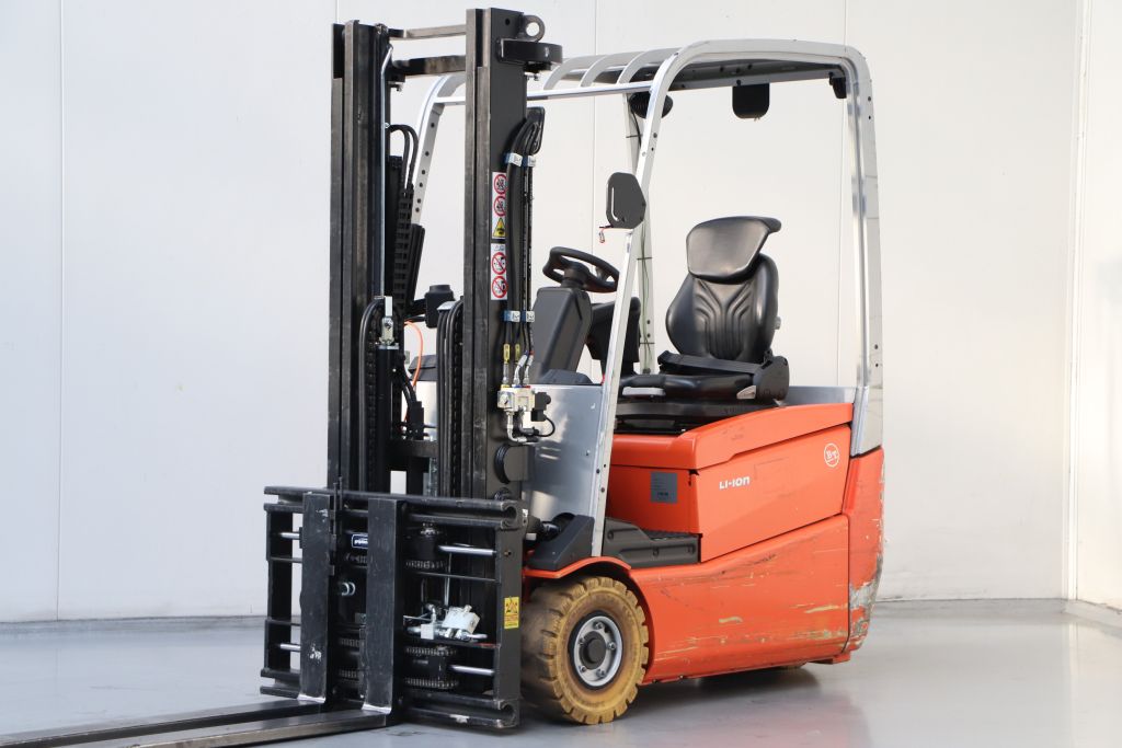 BT C3E160 Elektro 3 Rad-Stapler www.heinbockel-gabelstapler.de